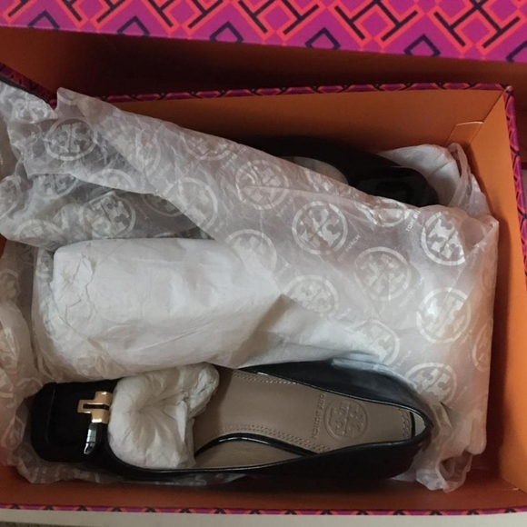 Tory Burch Navy 415 Pumps